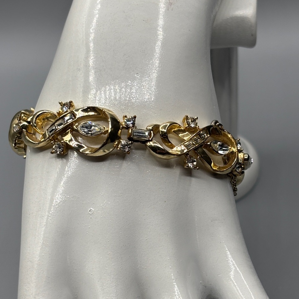 Elegant Coro Rhinestone Bracelet JP236